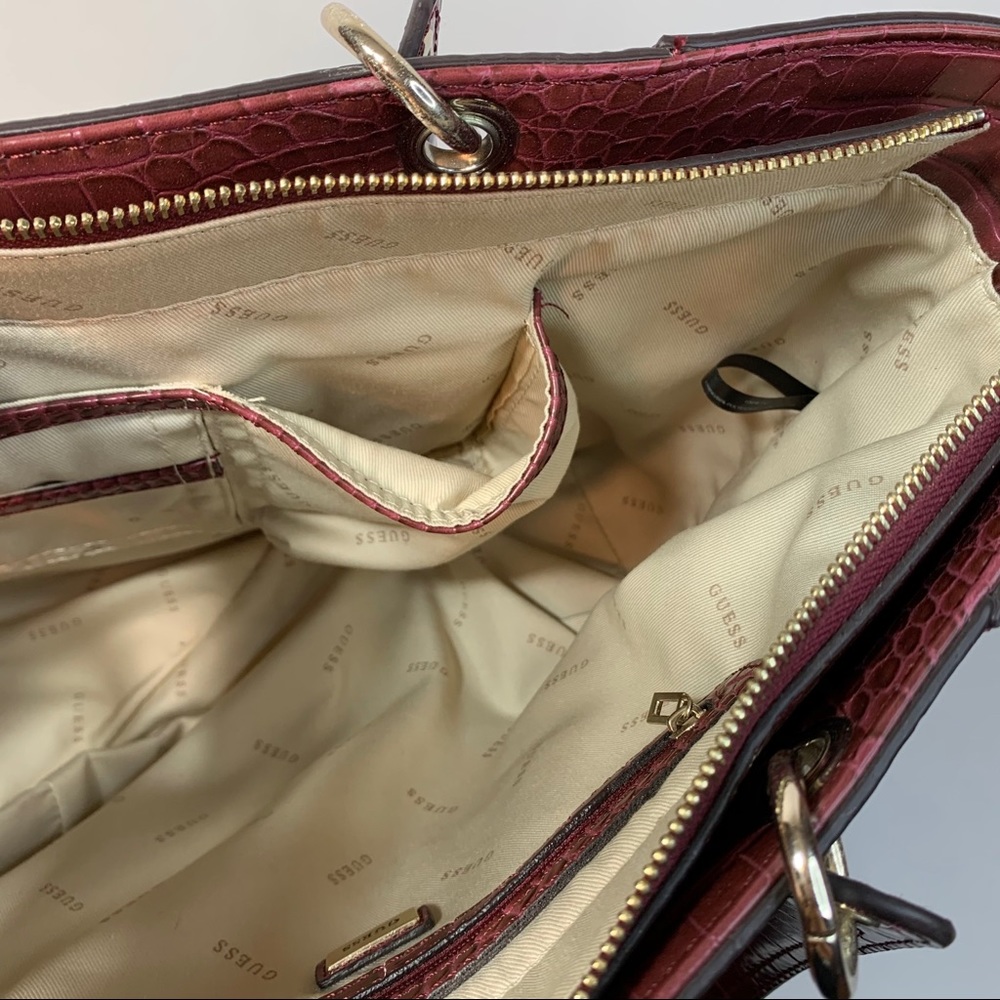 NWOT Guess Burgundy Faux Croc Tote - Picture 6 of 12